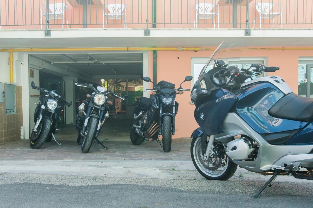 Hotel Greta B&B Rimini Eksteriør billede