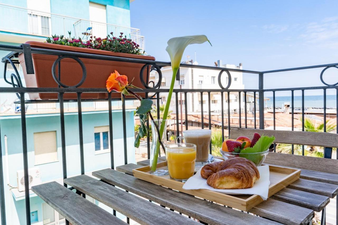 Hotel Greta B&B Rimini Eksteriør billede