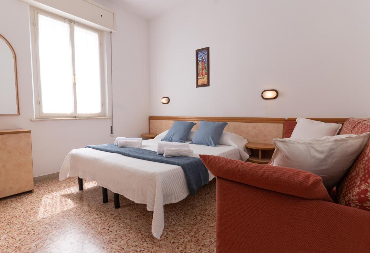 Hotel Greta B&B Rimini Eksteriør billede