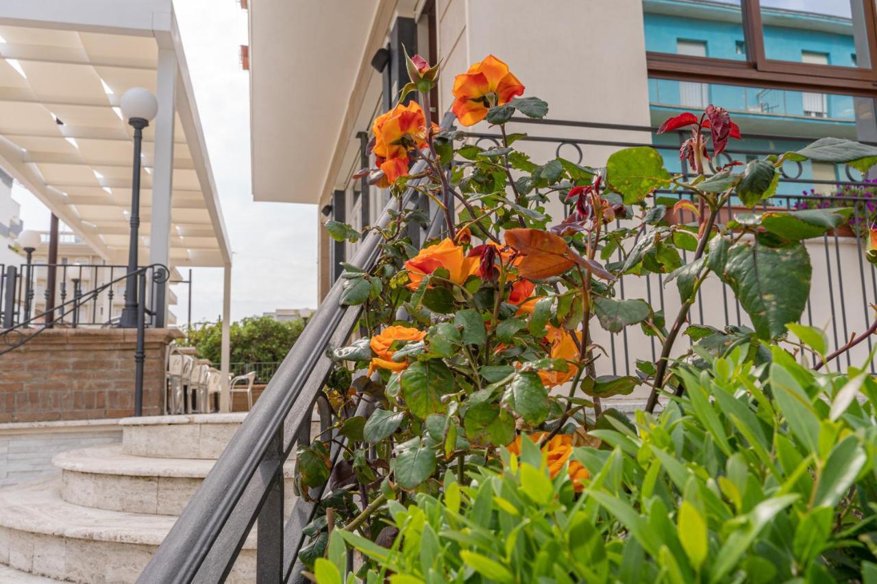 Hotel Greta B&B Rimini Eksteriør billede