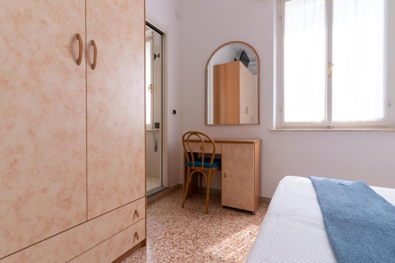 Hotel Greta B&B Rimini Eksteriør billede