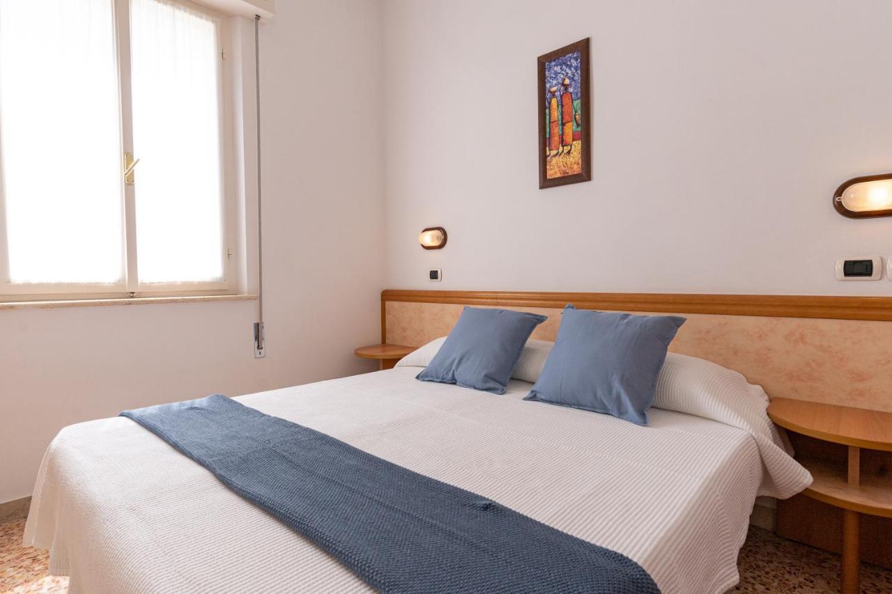Hotel Greta B&B Rimini Eksteriør billede