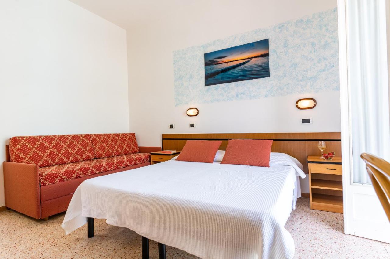Hotel Greta B&B Rimini Eksteriør billede