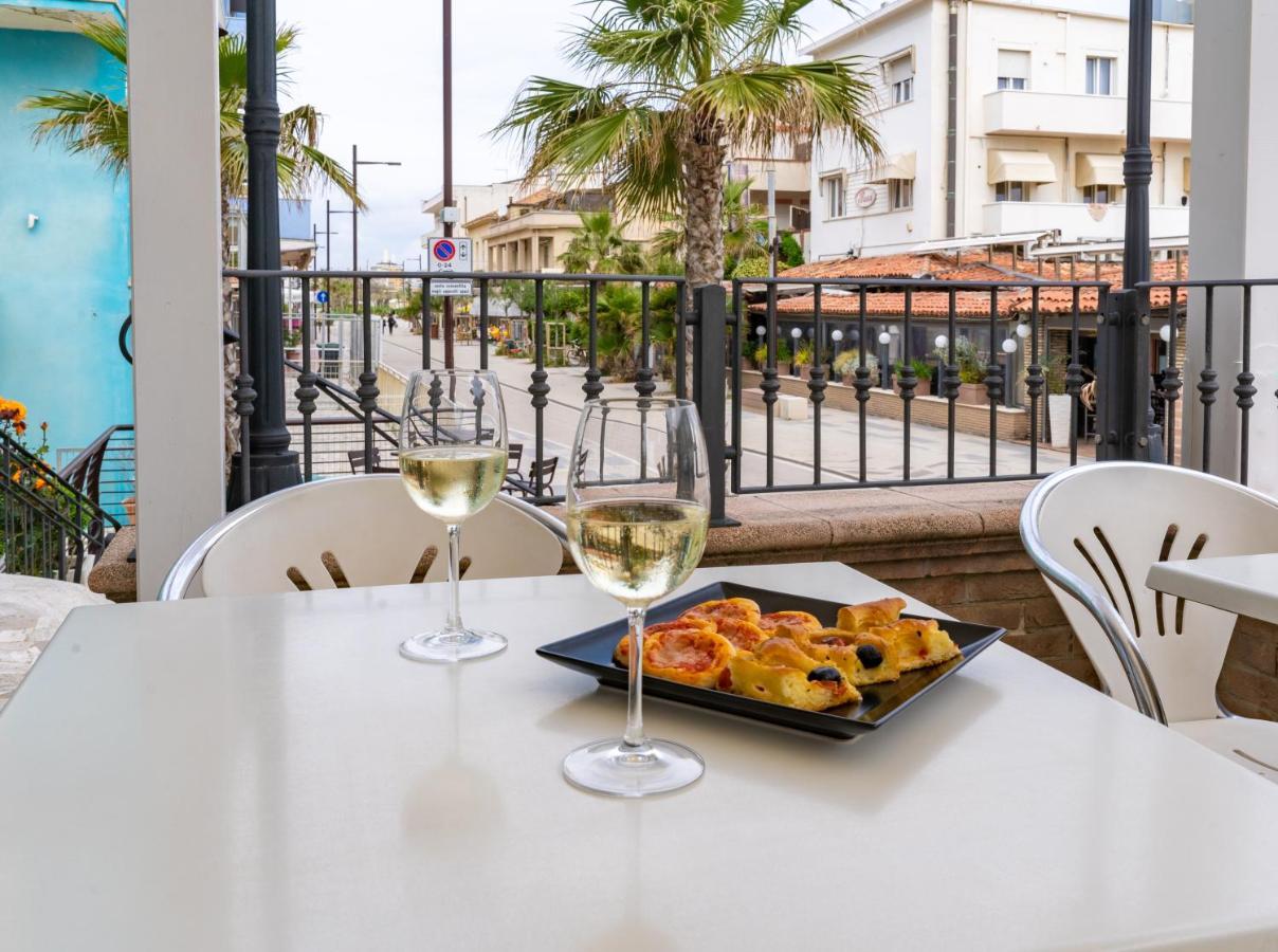Hotel Greta B&B Rimini Eksteriør billede