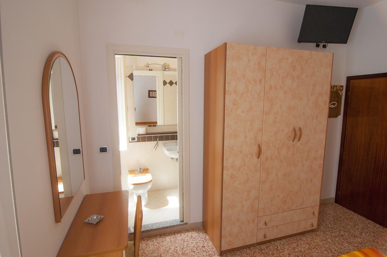 Hotel Greta B&B Rimini Eksteriør billede