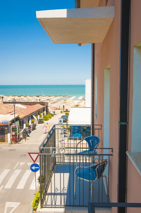 Hotel Greta B&B Rimini Eksteriør billede